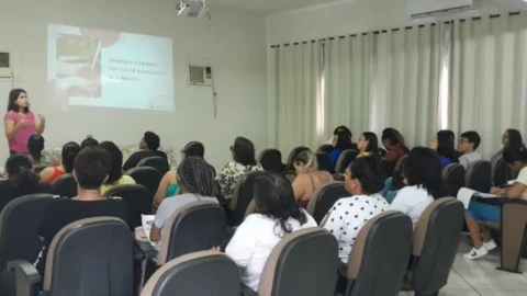 Secretaria de Educação de Timóteo realiza treinamento de Boas Práticas para merendeiras e auxiliares 7 Secretaria de Educação de Timóteo realiza treinamento de Boas Práticas para merendeiras e auxiliares