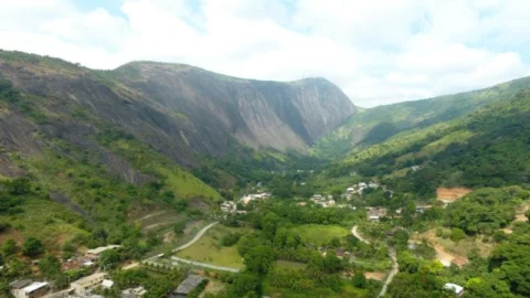 Programa realiza plantão para a regularização fundiária no Bairro Petrópolis