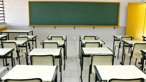“Transformando saberes e inspirando futuros” é tema de aula inaugural da rede municipal de ensino 7 “Transformando saberes e inspirando futuros” é tema de aula inaugural da rede municipal de ensino