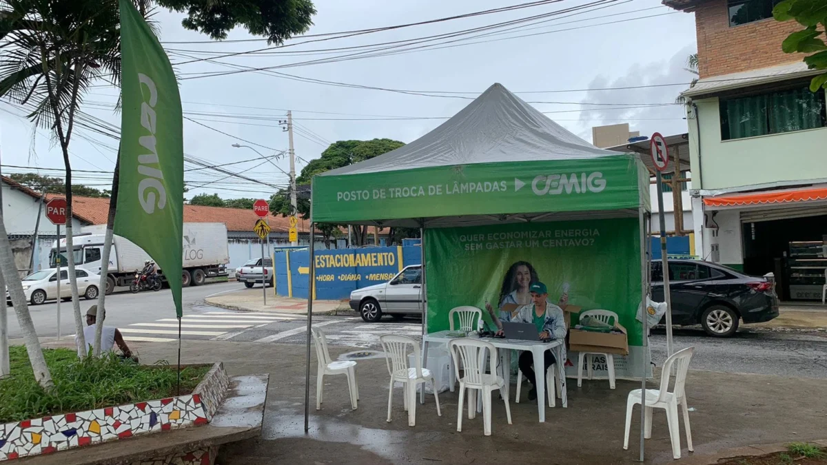 A troca é válida para clientes residenciais titulares da conta ou que tenham procuração, de acordo com o modelo disponibilizado no posto