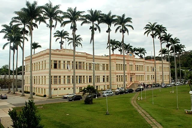Governo de Minas participa do lançamento do programa Saúde Fila Zero em Viçosa 1 A Secretaria de Estado de Saúde de Minas Gerais (SES-MG) participou, nessa quarta-feira (7/2), em Viçosa, do lançamento do programa “Saúde