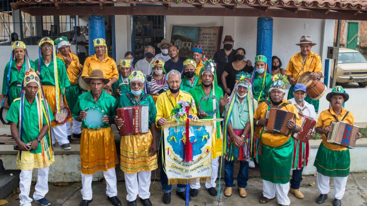 Clube Dançante Nossa Senhora do Rosário precisa de novo telhado 1 Participação em festejos em cidades vizinhas e a realização de sua tradicional festa do Rosário, além do resgate da dança batuque compõem