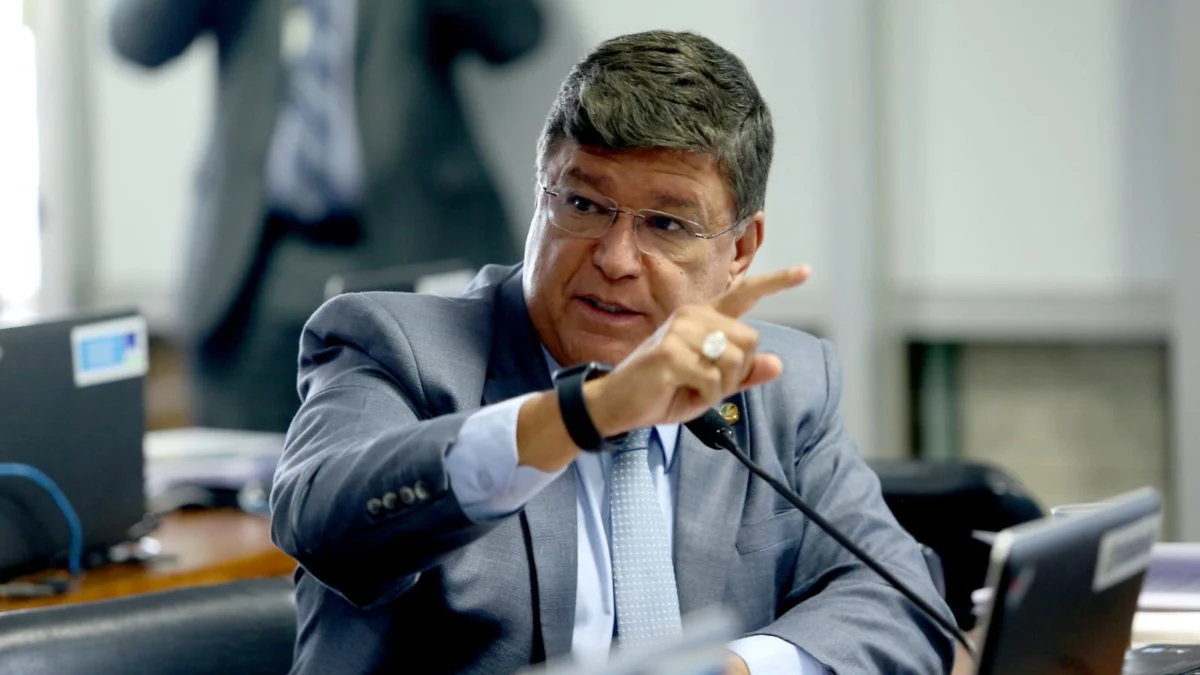 Aprovado projeto do senador Carlos Viana que traz mais segurança a passageiros e motoristas de transporte por aplicativo 1 O Senador Carlos Viana sempre tem apresentado projetos de interesse coletivo no Senado