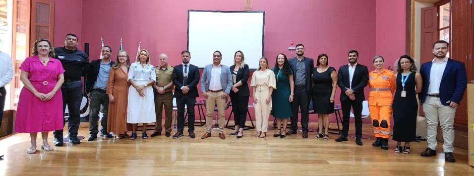 Governo de Minas discute fortalecimento do sistema de ensino mineiro e diretrizes para 2024 1 O encontro discutiu mecanismos para o fortalecimento do Sistema de Ensino Mineiro e diretrizes para as ações de 2024