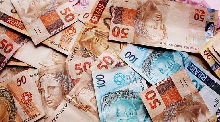 IBGE trabalha em revisão do cálculo do PIB para refletir mudanças na economia e no meio ambiente 1 O IBGE iniciou os trabalhos para uma nova revisão do cálculo das Contas Nacionais, notadamente do Produto Interno Bruto (PIB)