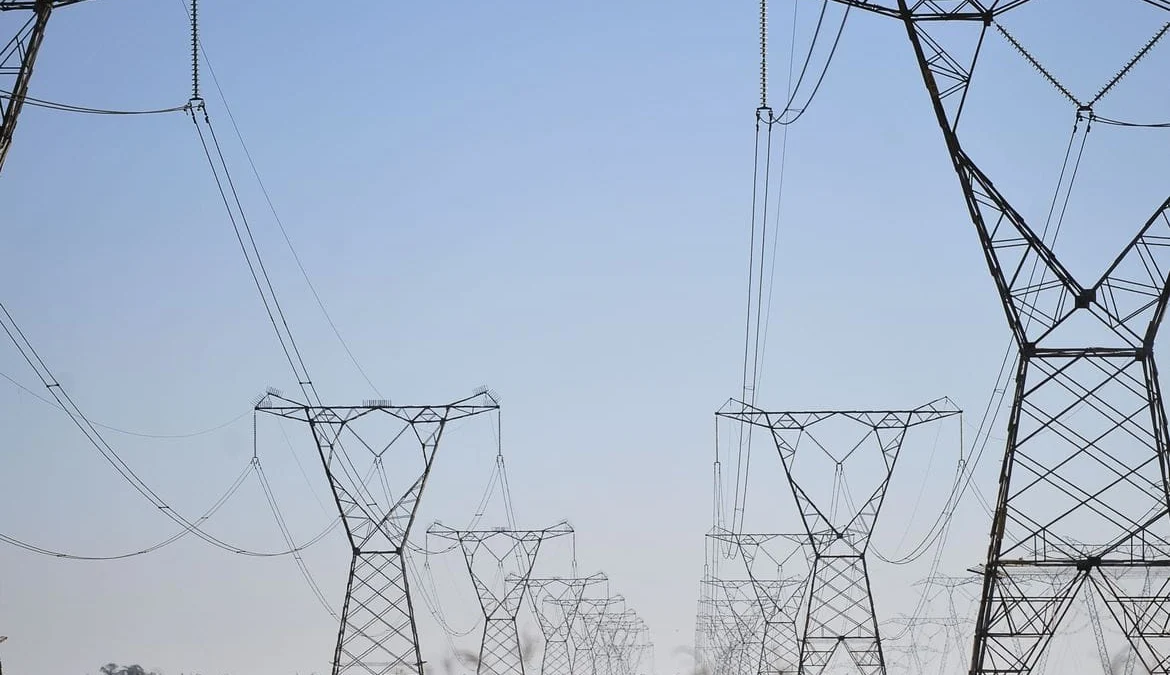 O Brasil exportou 844 megawatts médios de energia elétrica para a Argentina e Uruguai em 2023