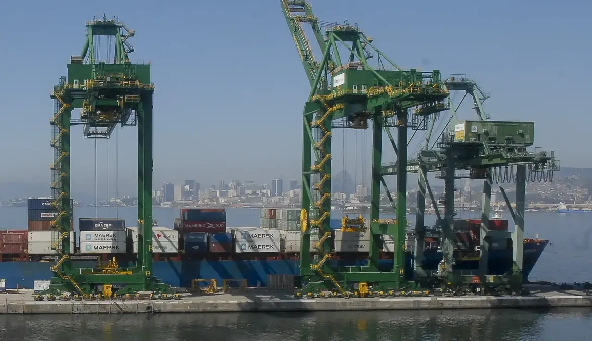 Balança comercial tem superávit de US$ 6,527 bilhões em janeiro 1 O resultado é o melhor para meses de janeiro, e representa alta de 185,6% em relação ao mesmo mês do ano passado