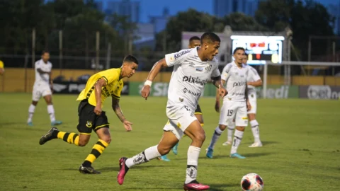 Santos vence em dia de grande público e homenagens no Morumbis 5 Santos vence em dia de grande público e homenagens no Morumbis