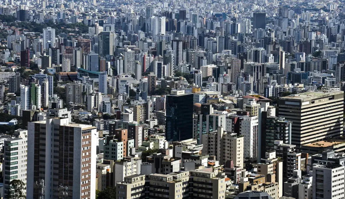 As regiões metropolitanas de Belo Horizonte e de Fortaleza e o Distrito Federal podem ser atingidas por chuvas intensas nas próximas 24