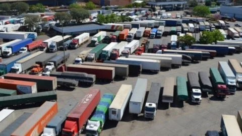 Governo estuda melhorar pontos de parada e descanso para caminhoneiros 9 Governo estuda melhorar pontos de parada e descanso para caminhoneiros
