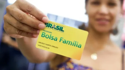 Caixa paga novo Bolsa Família a beneficiários com NIS de final 5
