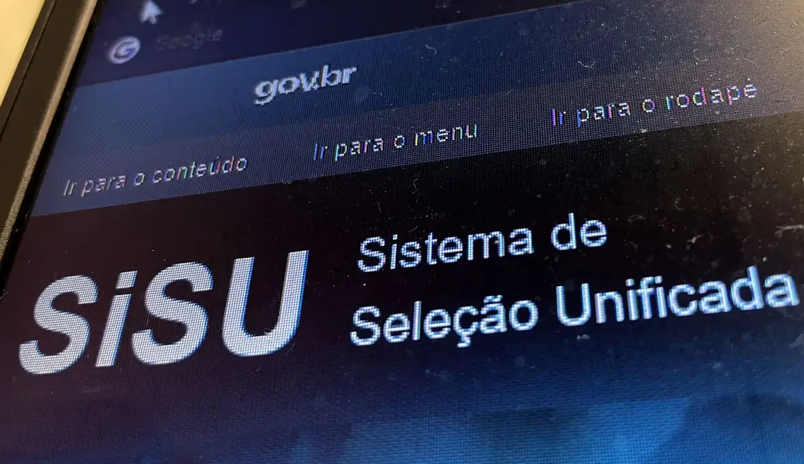 Estudantes selecionados na primeira chamada do processo seletivo de 2024 do Sistema de Seleção Unificada (Sisu) têm até quarta-feira (7)