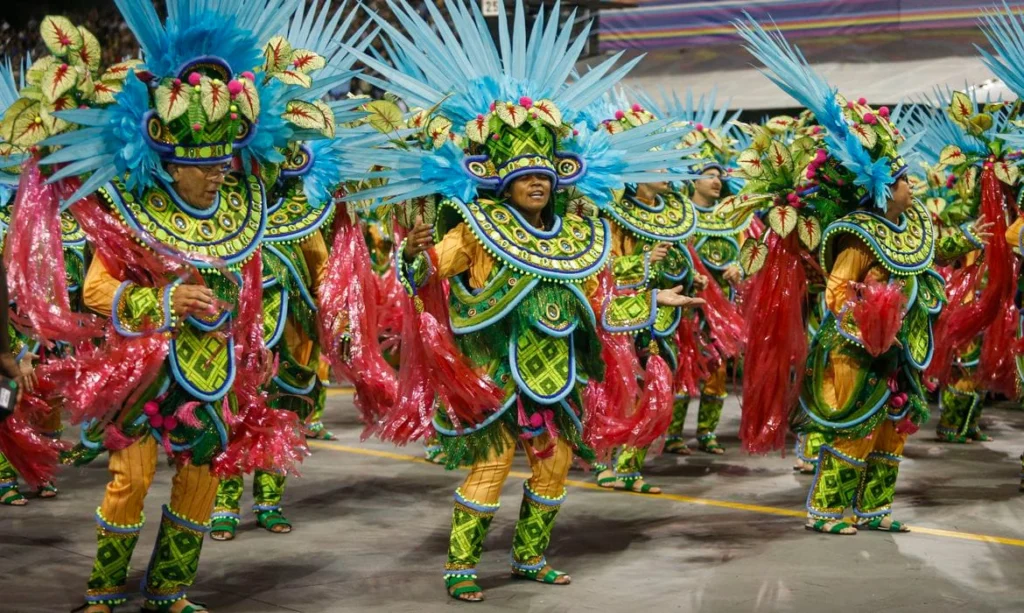 As escolas de samba campeãs do carnaval de São Paulo vão voltar a desfilar neste sábado (17) no sambódromo do Anhembi