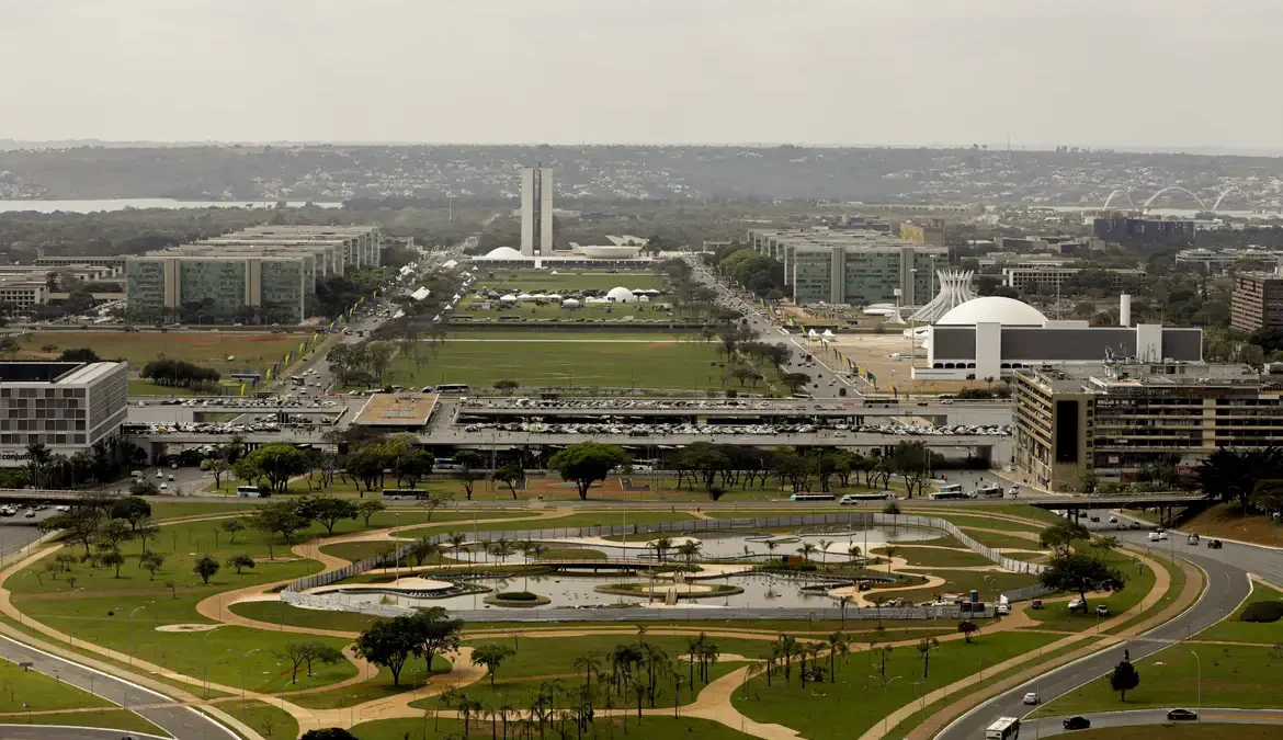 O rendimento domiciliar per capita do Distrito Federal é 77% maior que a média do país