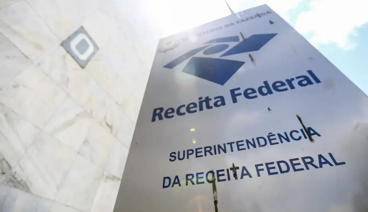 Após três dias de assembleias estaduais, os auditores fiscais aceitaram a proposta do governo e decidiram encerrar a greve, que durou 81