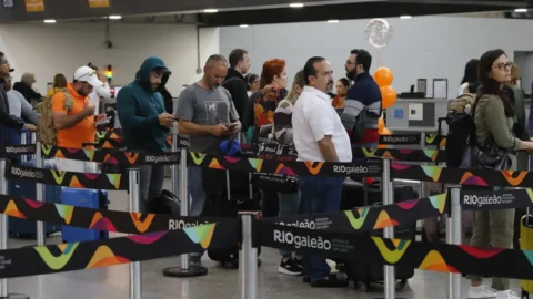Estradas e aeroportos estão preparados para movimento no carnaval 6 Estradas e aeroportos estão preparados para movimento no carnaval
