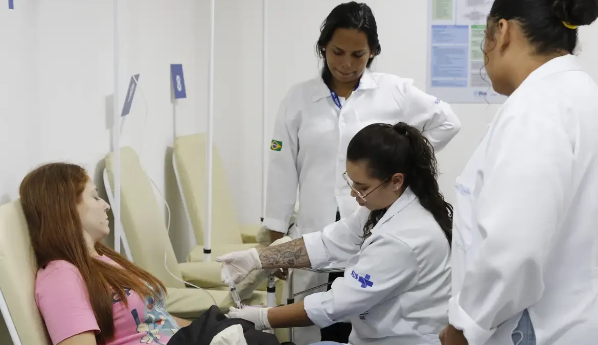 Dengue: DF, seis estados e 154 municípios decretaram emergência 1 Pelo menos sete unidades da Federação já decretaram situação de emergência em saúde pública por causa da explosão de casos de dengue