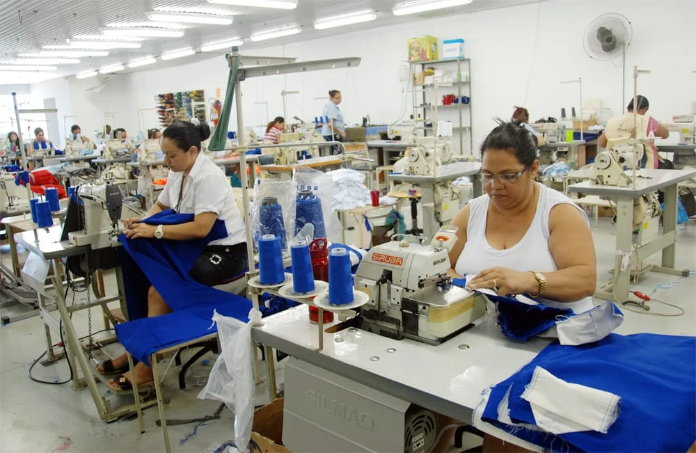 Mulheres terminam 2023 com rendimento 20% menor que o dos homens 1 As trabalhadoras brasileiras tiveram no quarto trimestre de 2023 um rendimento médio real 20,8% menor que o dos homens
