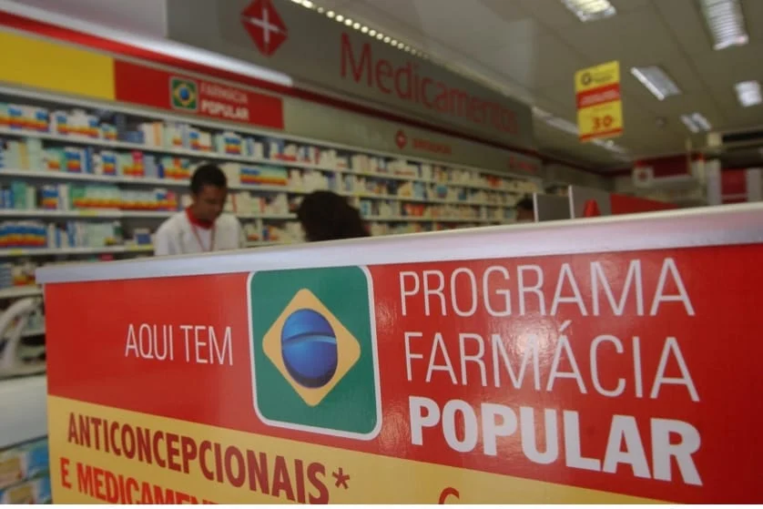 O benefício faz parte do programa Farmácia Popular, do Governo Federal, que oferece, também, anticoncepcional e absorventes de graça