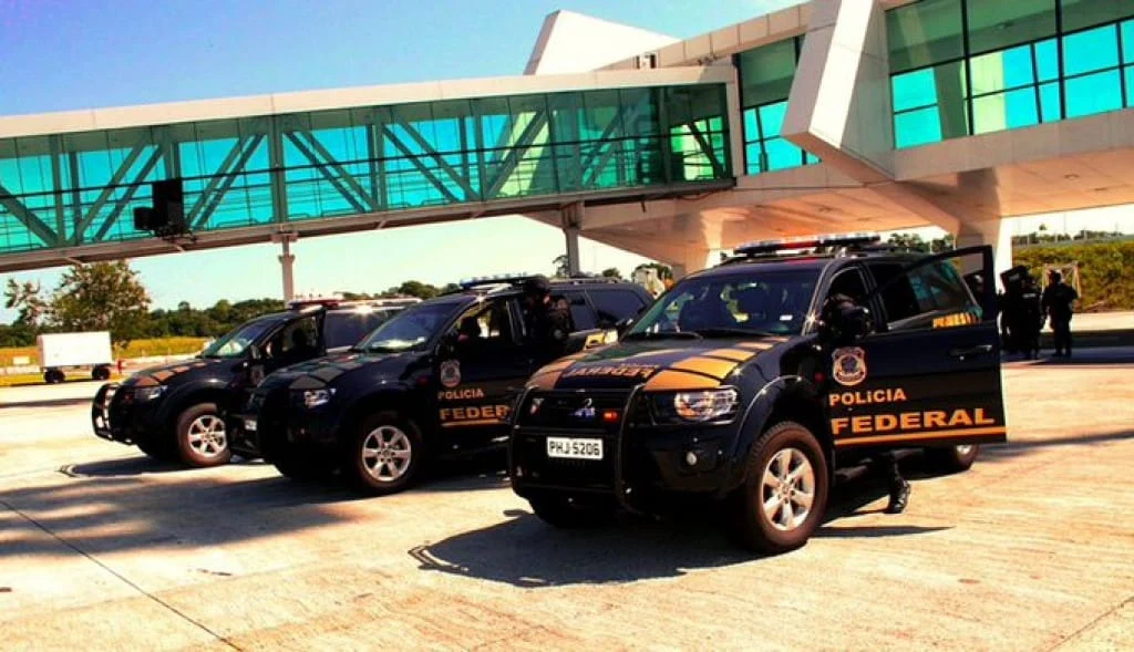 Três procurados internacionais são deportados dos EUA e presos em Confins 1 A Polícia Federal do Brasil age sempre com rigor no combate ao crime