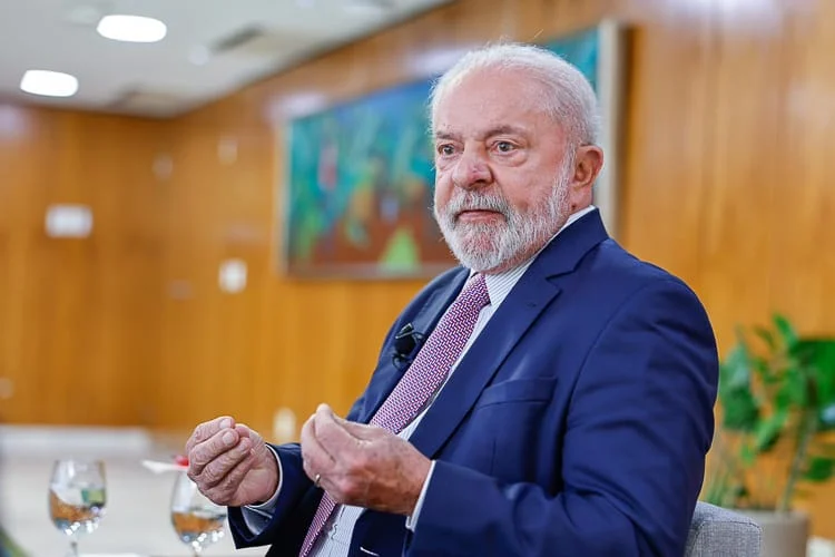 O presidente Luiz Inácio Lula da Silva embarcou, nesta quarta-feira (28), para Georgetown, capital da Guiana