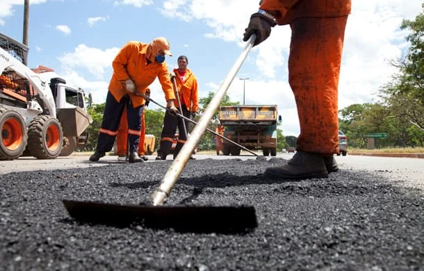 Prefeitura de Ipatinga realizou mais de 1.500 intervenções na malha viária em janeiro 1 Apenas em janeiro, foram realizadas mais de 1.500 intervenções na malha viária da cidade. Foto