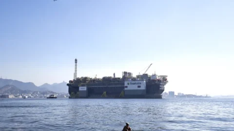 Petrobras adia recebimento de propostas para contratar plataformas 3 Petrobras adia recebimento de propostas para contratar plataformas