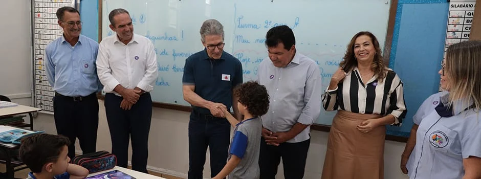 Governo de Minas inaugura e vistoria escolas municipais beneficiadas com recursos direcionados pelo Estado 1 O governador Romeu Zema vistoriou, nesta quinta-feira (22/2), estruturas de escolas da rede municipal de ensino das cidades de São Gonçalo