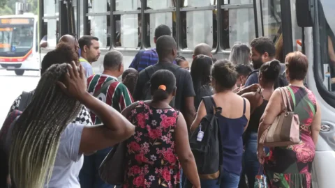 Desemprego de mulheres e negros termina 2023 acima da média nacional 6 Desemprego de mulheres e negros termina 2023 acima da média nacional