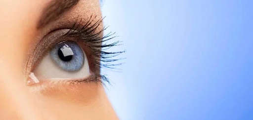 Médicos alertam sobre riscos para a saúde ocular durante o carnaval 1 O Conselho Brasileiro de Oftalmologia (CBO) recomenda aos foliões cuidados e atenção especiais aos olhos durante o carnaval