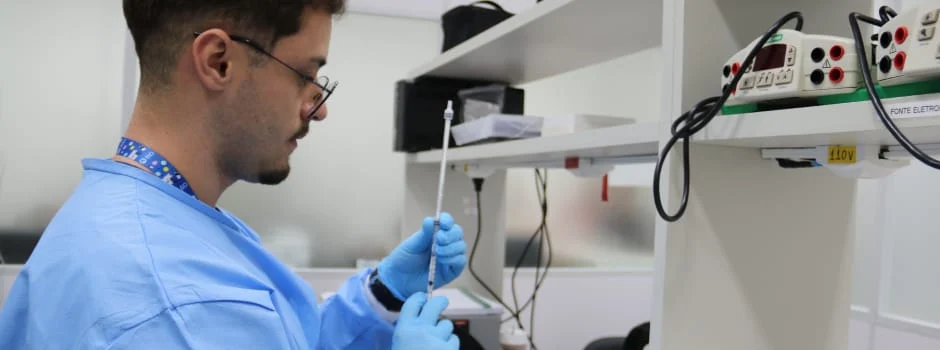 Com atuação estratégica, Governo de Minas garante qualificação das futuras gerações de pesquisadores no estado e no país 1 Um de seus programas, que costuma ser a porta de entrada ao financiar os primeiros projetos dos pesquisadores mineiros, é a Chamada