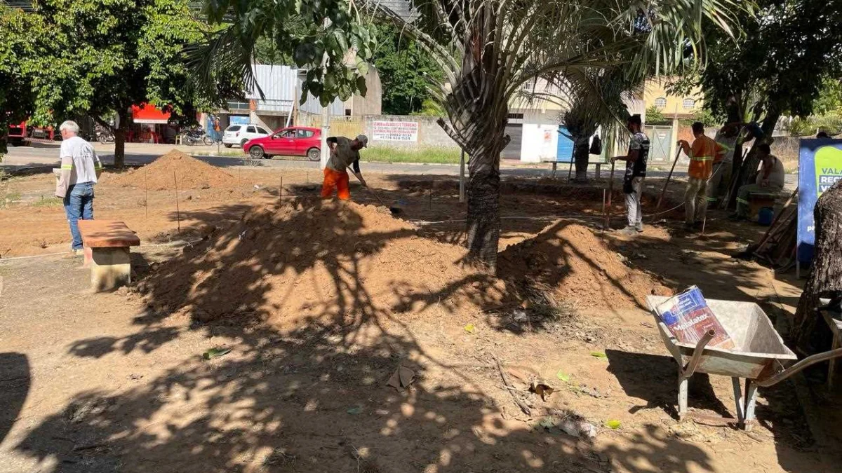 Avenida Altino Marques, no Elvamar, ganha nova praça 1 Uma área subaproveitada no bairro Elvamar está sendo revitalizada e promete ser um ponto de encontro para as famílias do bairro