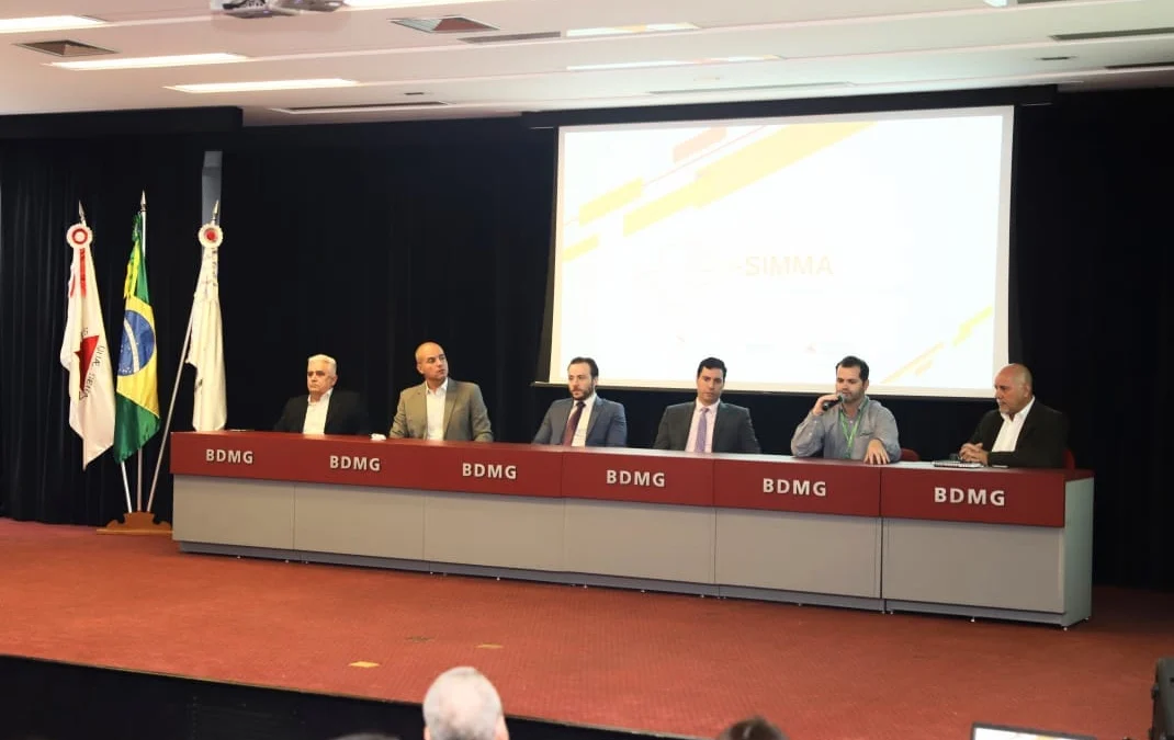 Fundação Estadual do Meio Ambiente lança painel público com informações sobre a municipalização do licenciamento ambiental em Minas 1 A Fundação Estadual do Meio Ambiente (Feam) lançou oficialmente, nessa terça-feira (5/3), o novo Painel Público do Sistema Municipal
