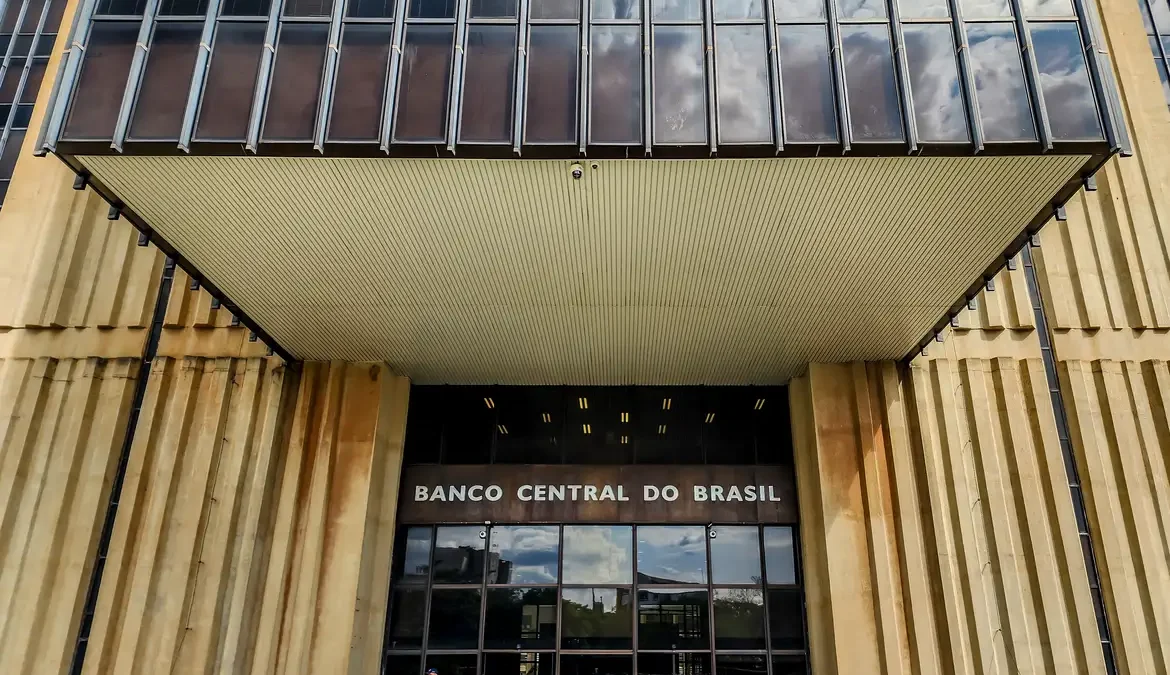 O Banco Central (BC) revisou de 1,7% para 1,9% a previsão de crescimento do Produto Interno Bruno (PIB) em 2024