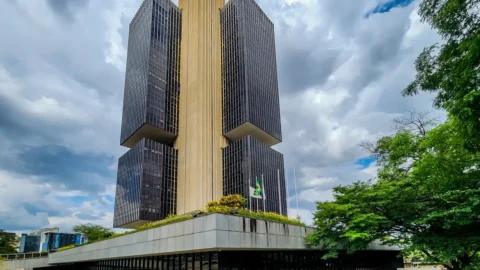 Copom reduz juros básicos da economia para 10,75% ao ano 8 Copom reduz juros básicos da economia para 10,75% ao ano