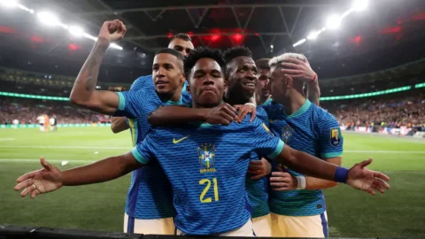 Brasil vence Inglaterra por 1x0 na estreia de Dorival Júnior 10 Brasil vence Inglaterra por 1×0 na estreia de Dorival Júnior