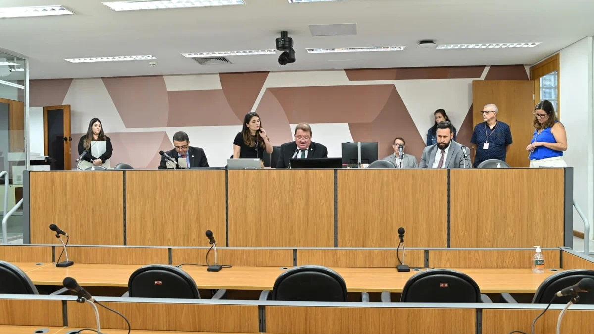 Projeto avalizado pelos deputados da Comissão de Transporte também prevê estímulo à renovação da frota de motocicletas utilizadas como