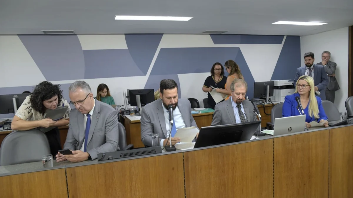 Projeto que incentiva agricultura de baixo carbono está pronto para análise do Plenário 1 Com a aprovação de pareceres da Comissão de Agropecuária, dois projetos estão prontos para votação em Plenário
