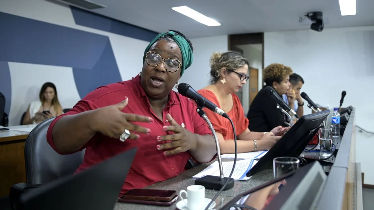 Comissão cobra nomeação de professores, e governo anuncia nova chamada 1 Deputadas reivindicaram um fluxo mais ágil de nomeações de candidatos aprovados no concurso de 2017