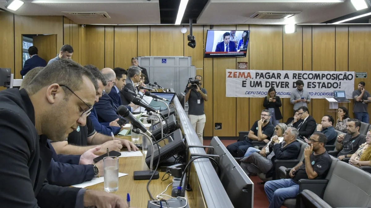 Governo anuncia aumento, mas não agrada servidores da segurança 1 Representantes das Secretarias de Planejamento e Gestão e da Fazenda foram confrontados por parlamentares e participantes da audiência
