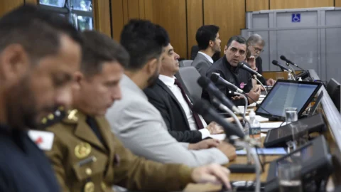 Escolta irregular de presos sobrecarrega a Polícia Civil 3 Escolta irregular de presos sobrecarrega a Polícia Civil