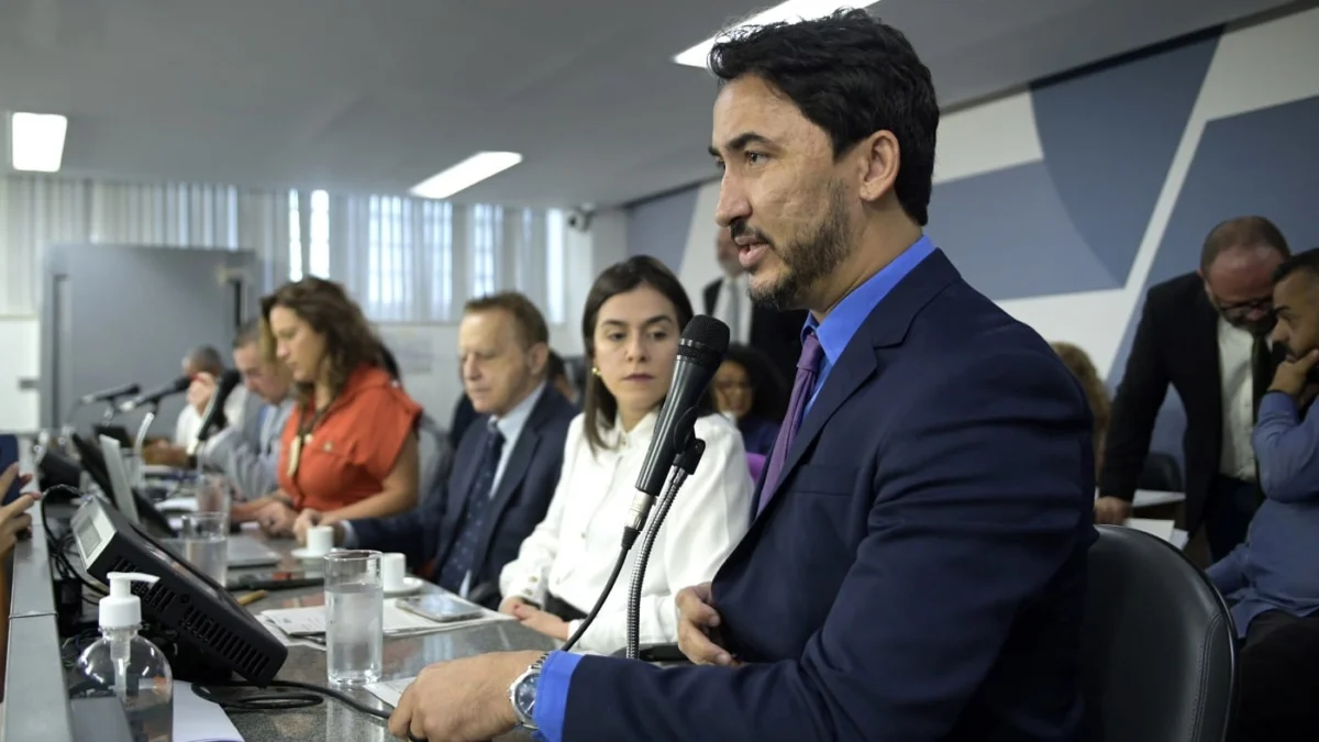 Parlamentares pedem articulação para aumentar verba e garantir repasses para assistência social 1 Destinação de recursos para despesas estranhas à erradicação da miséria foram criticadas por parlamentares