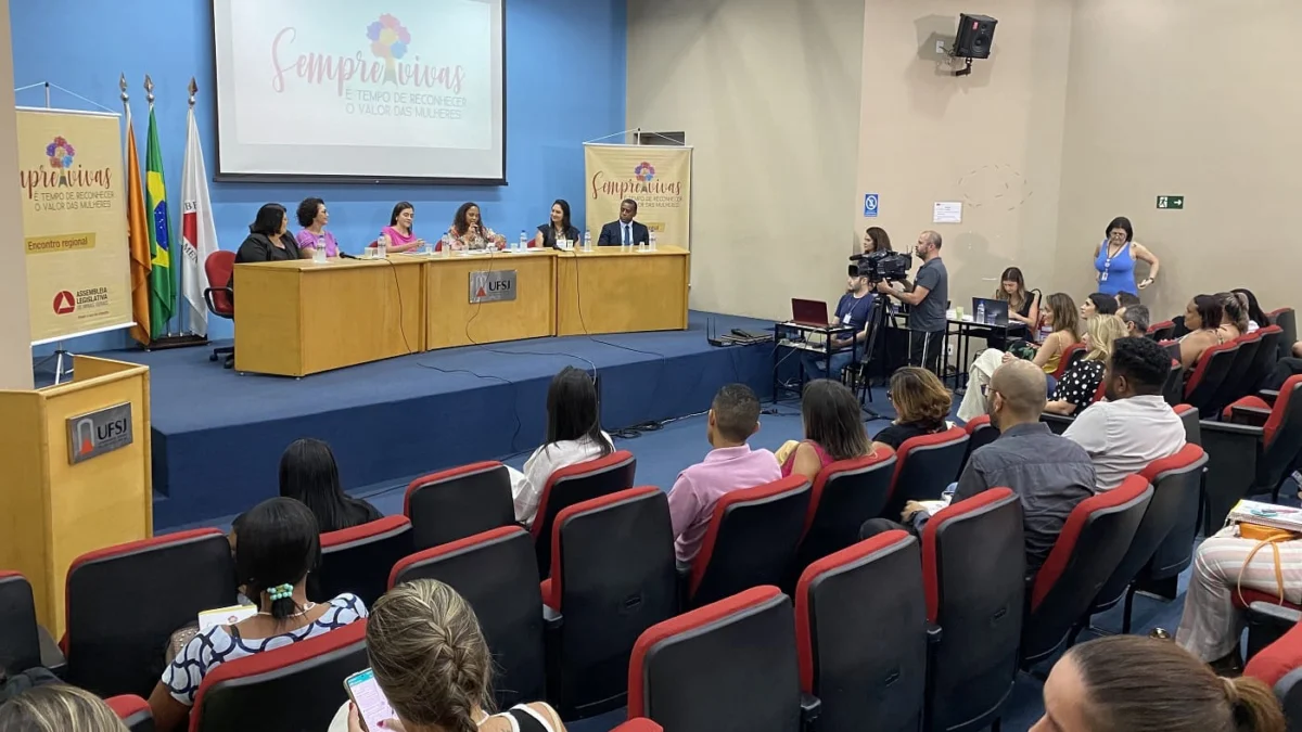 Mulheres no Brasil são sobrecarregadas e invisíveis 1 Divinópolis recebeu debate do Sempre Vivas 2024 e na programação também estão Poços de Caldas, Teófilo Otoni e Diamantina