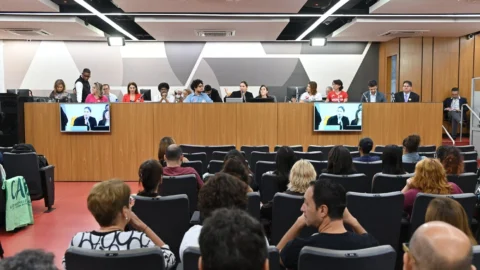 Professores e servidores pedem mais orçamento e autonomia para universidades estaduais