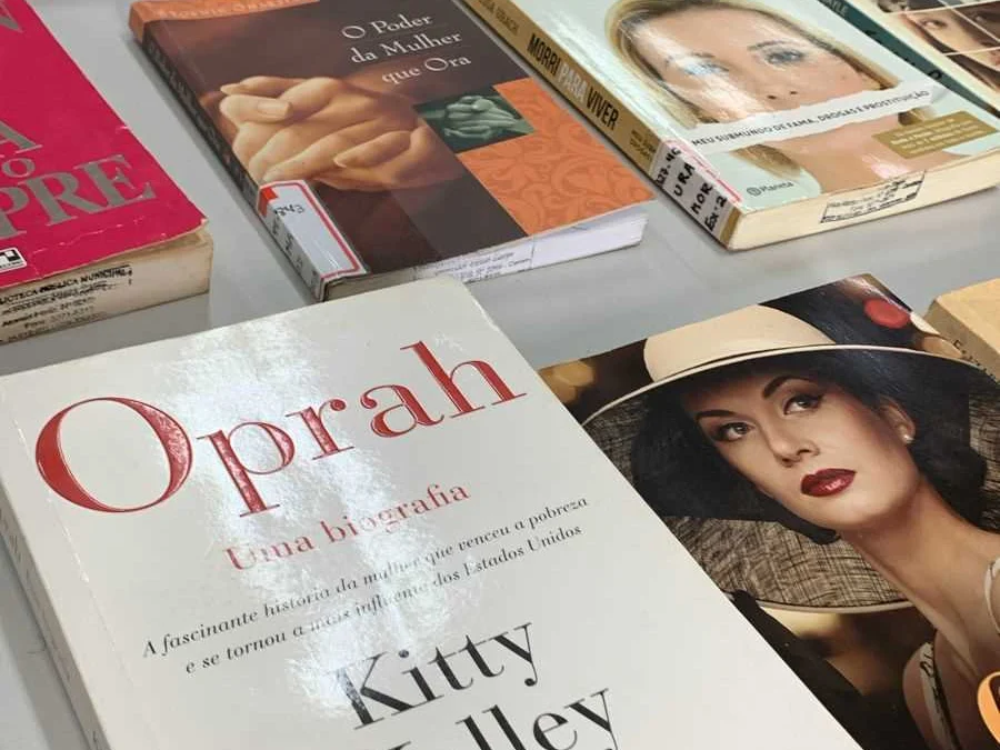 Biblioteca Pública realiza exposição "Mulheres na Literatura" 1 A Biblioteca Pública Professor Paulo Zappi realiza a terceira edição da exposição “Mulheres na Literatura”