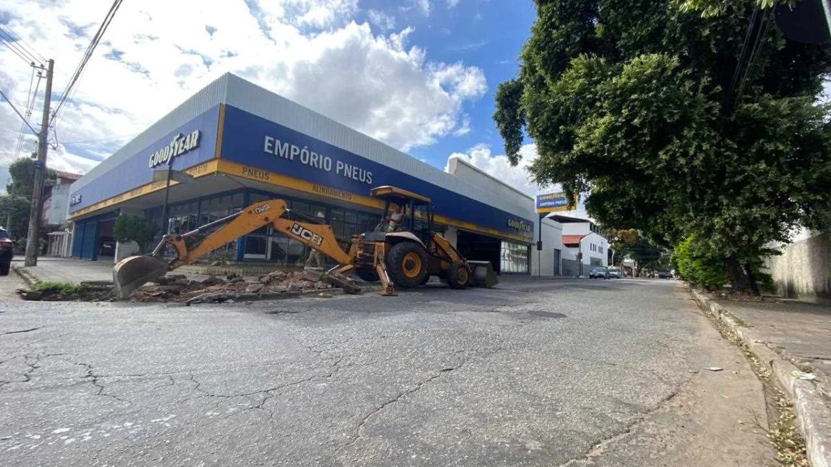 Rua da Bahia é beneficiada pelo Programa Valadares Recupera Vias 1 Os trabalhos agora se concentram na Rua da Bahia, no trecho compreendido entre as ruas Vereador Omar de Magalhães e Marechal Floriano. Foto