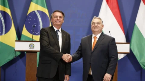 Bolsonaro se hospedou na Embaixada da Hungria após perder passaporte
