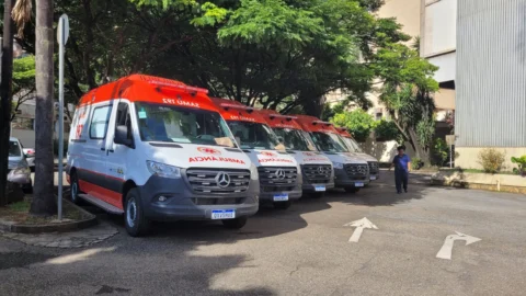 Governo de Minas entrega ambulâncias do Samu ao Consórcio Cisrun 1 Governo de Minas entrega ambulâncias do Samu ao Consórcio Cisrun