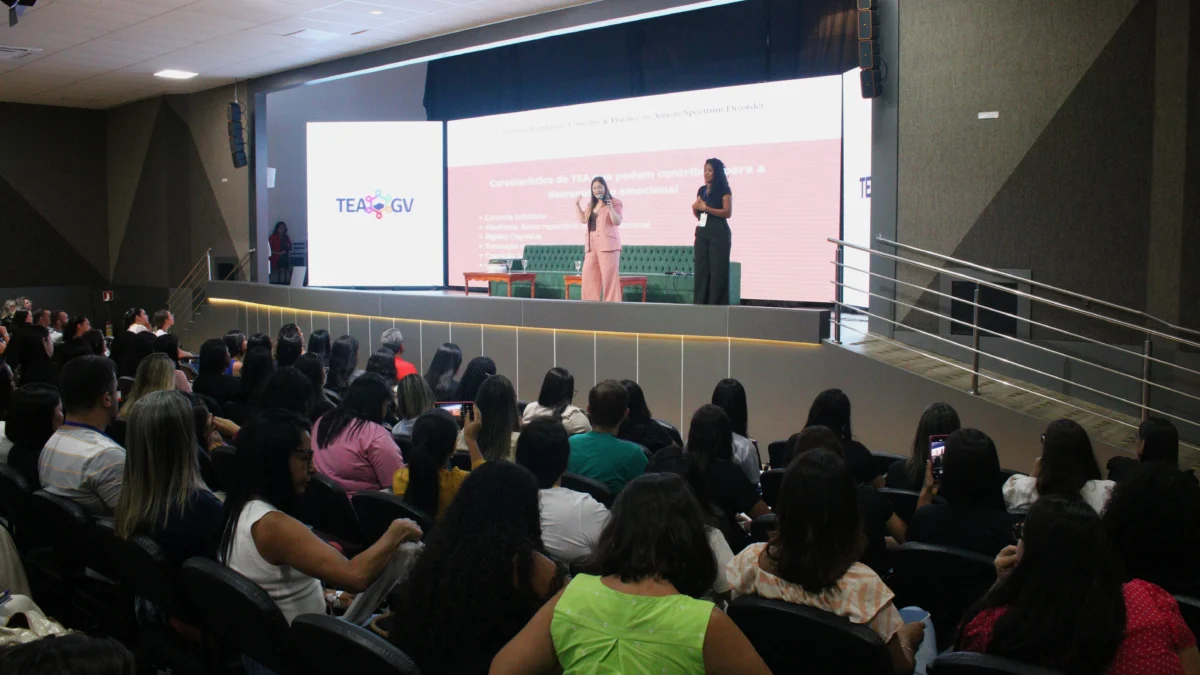 Simpósio TEA-GV discute importância do diagnóstico precoce do autismo 1 A UNIVALE foi o palco do 1º Simpósio sobre Transtorno do Espectro do Autismo de Governador Valadares (TEA-GV) na manhã de sábado