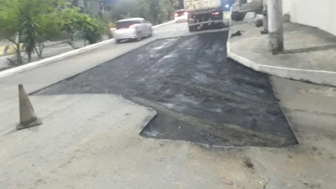 Prefeitura realiza operação tapa-buracos na Avenida Minas Gerais
